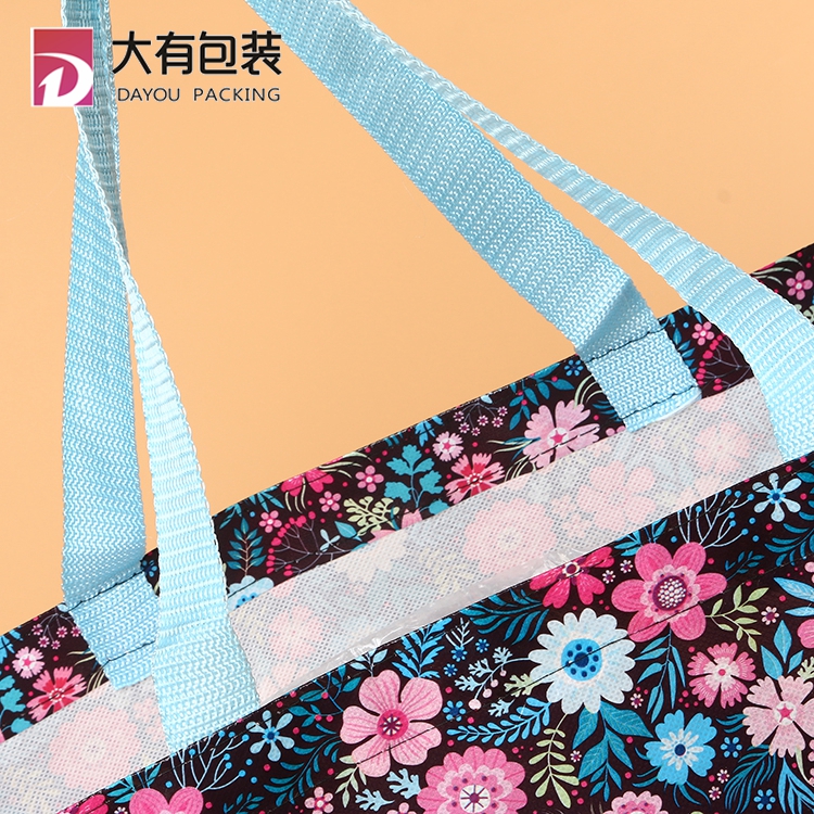 Shopping bag with flower design 